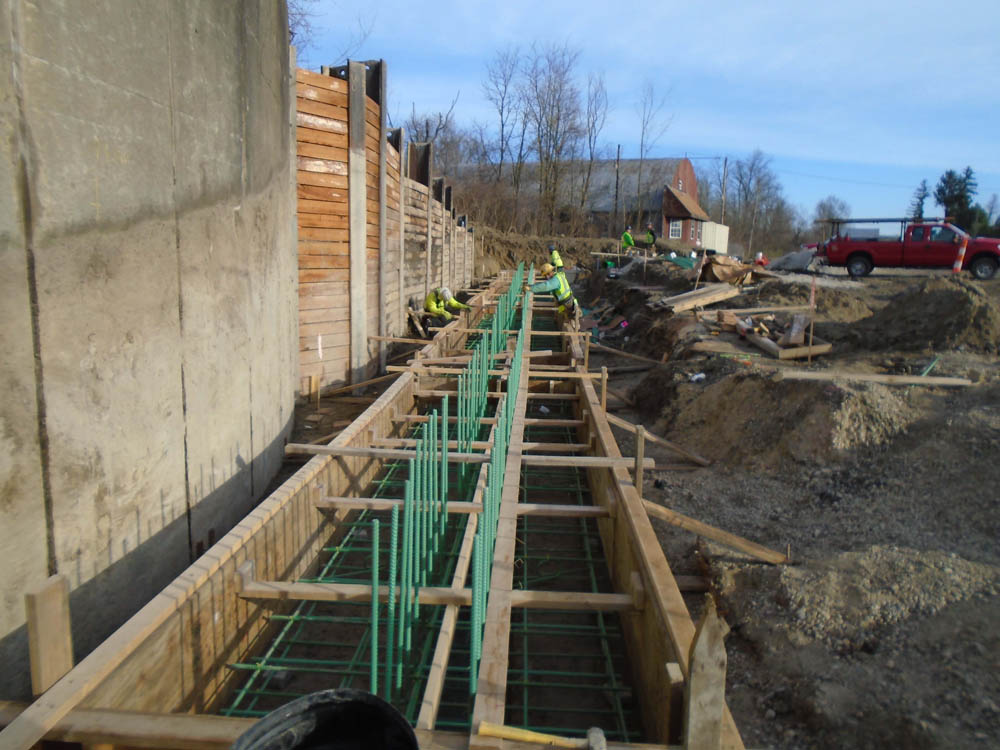 LOR-83 retaining wall-1