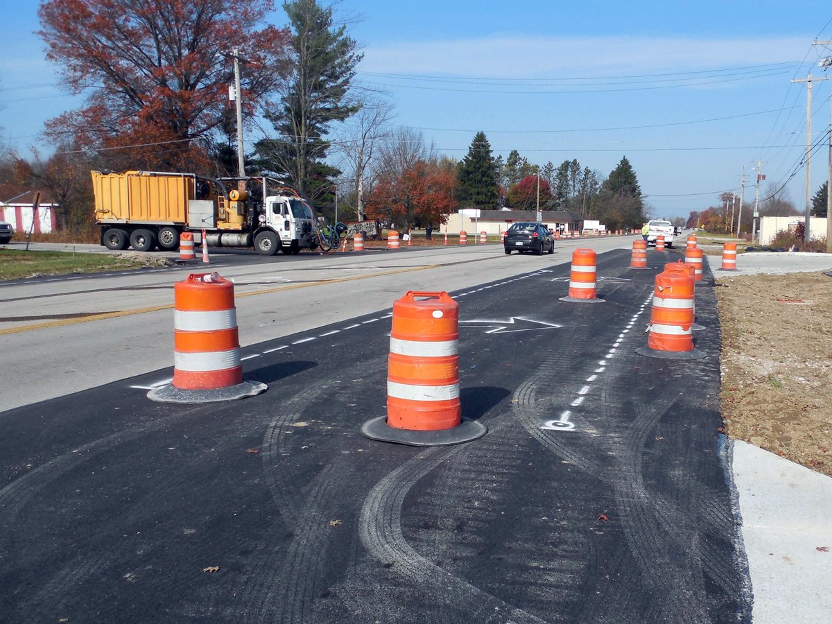 LOR-83-road-grading2-1